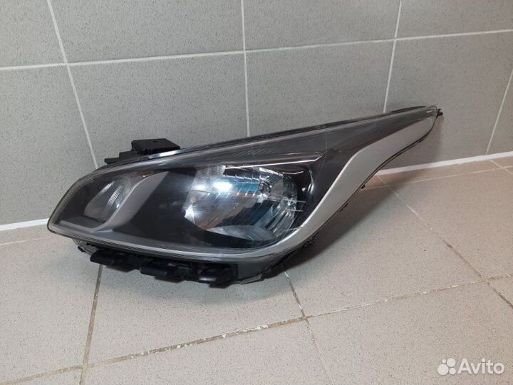 Фара левая Kia Rio 4