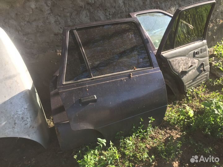 Капот акцент