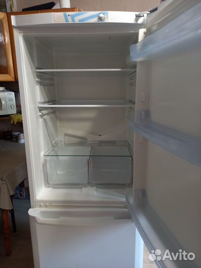 Холодильник indesit