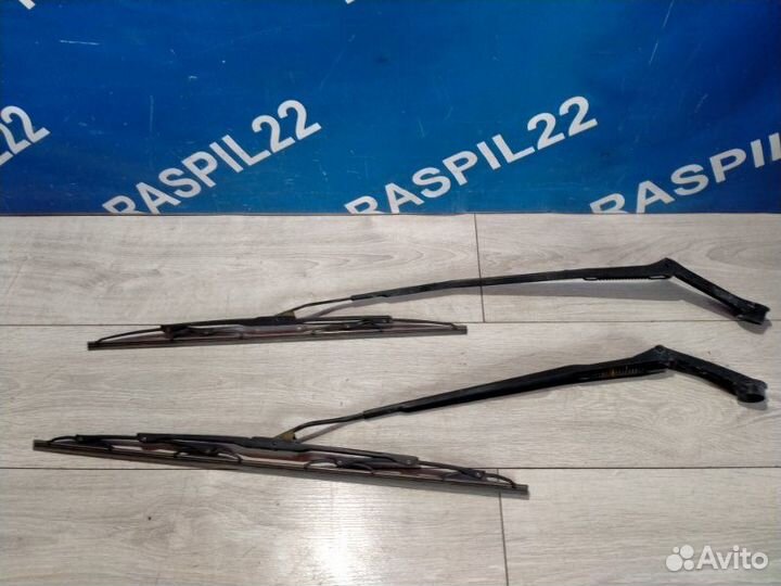 Поводки стеклоочистителя (держатель) Toyota Mark