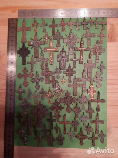 Коллекция старинных нательных крестов