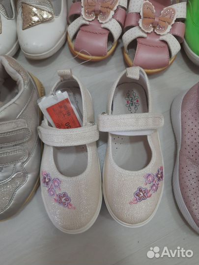 Обувь для девочки пакетом 32