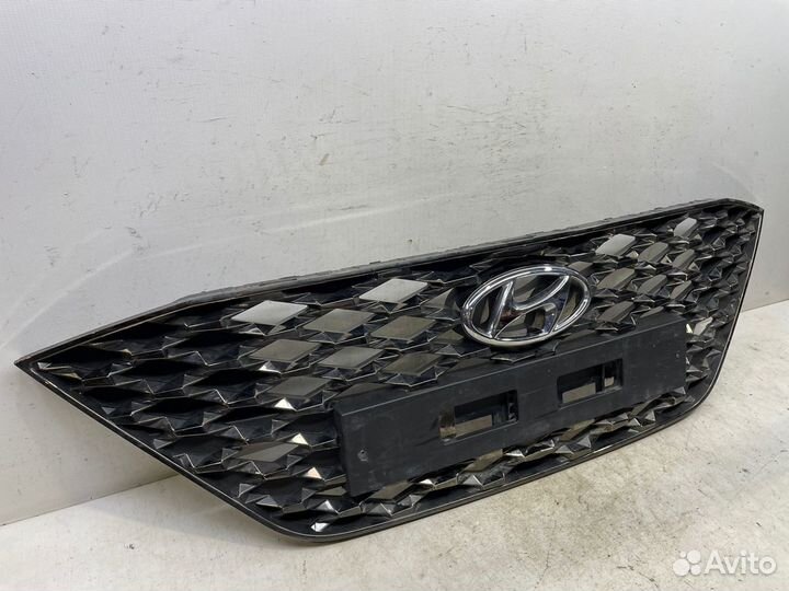 Решетка радиатора Hyundai solaris