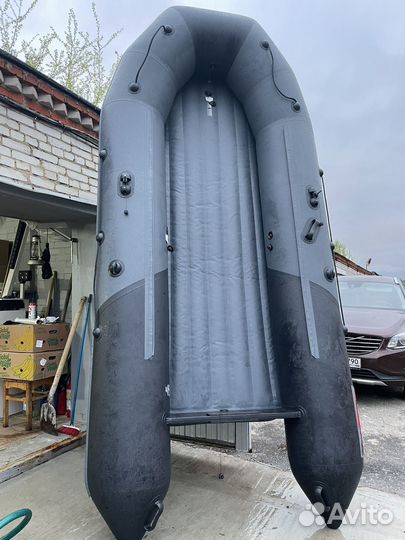 Надувная лодка с мотором