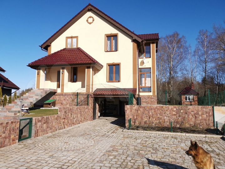 Дом 350 м² на участке 20 сот.