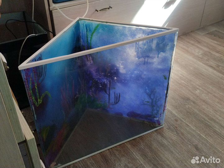 Аквариум угловой