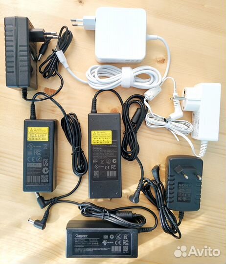 Зарядки для музыкальных колонок разные