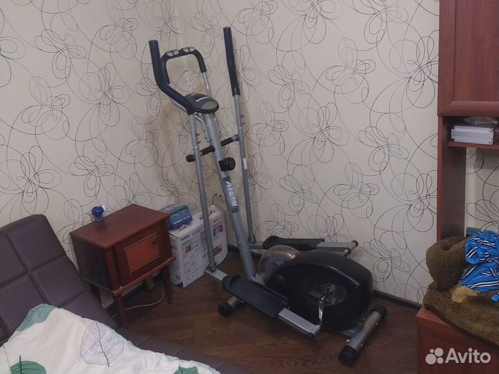 Эллиптический тренажер 
