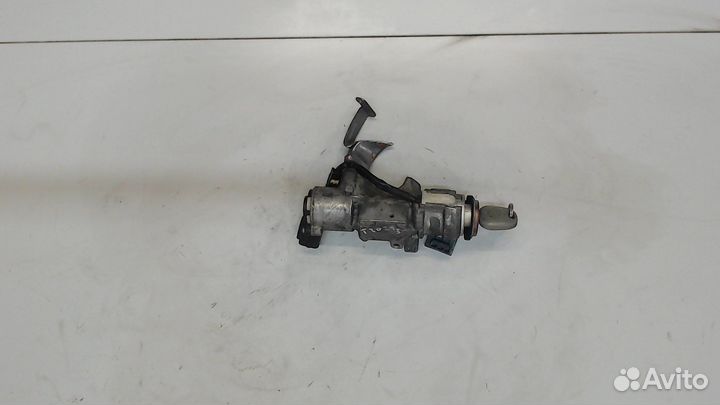 Замок зажигания Toyota Avensis 2, 2006