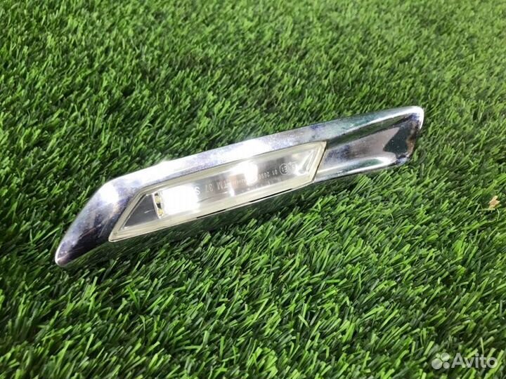 Поворотник передний правый Bmw 5 F10 N52B25 2011