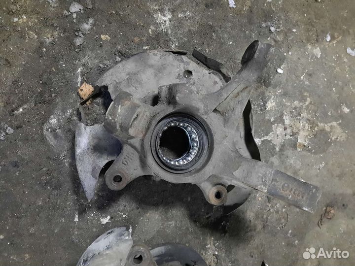 Поворотный кулак nissan primera p10