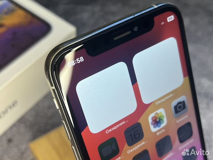 iPhone Xs, 64 ГБ