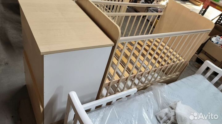Детская кроватка