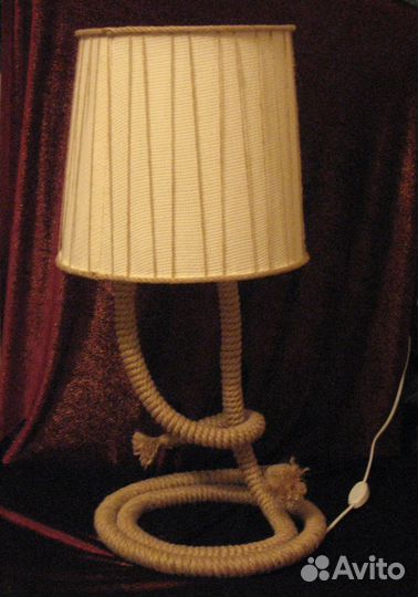Настольная лампа