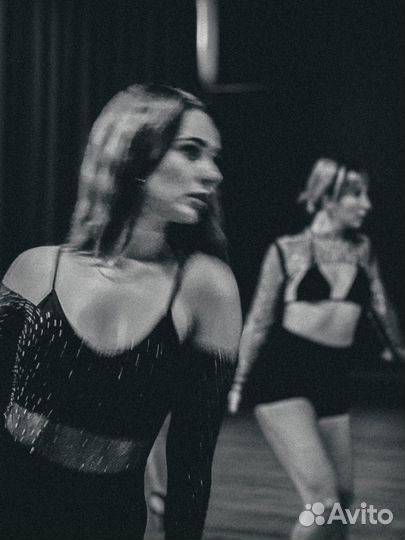 Контент-подружка /кежуал сьемка на улице/кафе