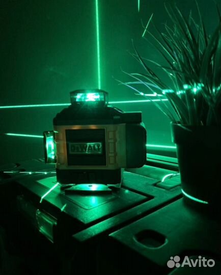 Лазерный уровень dewalt 16 лучей+ штатив