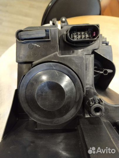 Фара. Левая. Тигуан