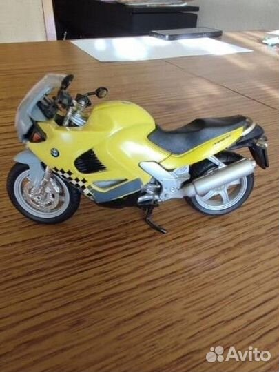 Коллекционный мотоцикл 1:24