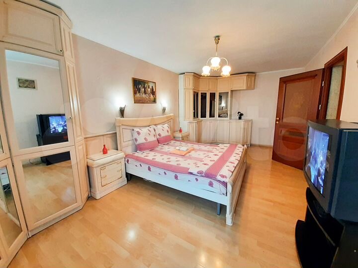 2-к. квартира, 65 м², 3/9 эт.