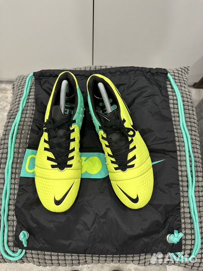 Футбольные бутсы Nike CTR 360