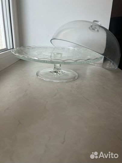 Тортница на ножке с крышкой