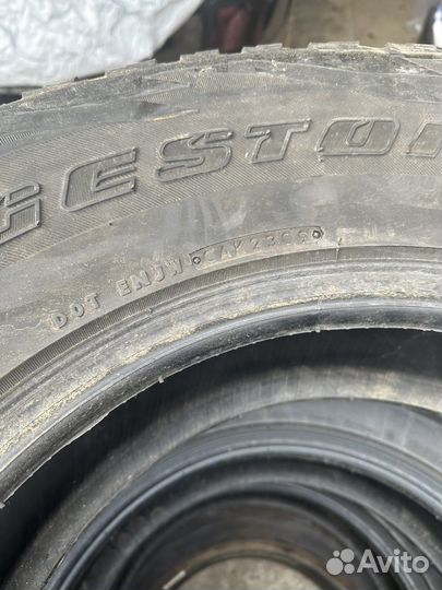 Bridgestone Blizzak DM-V1 285/65 R17