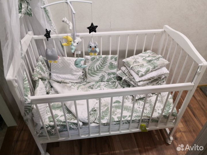 Бортики в кроватку и мобиль