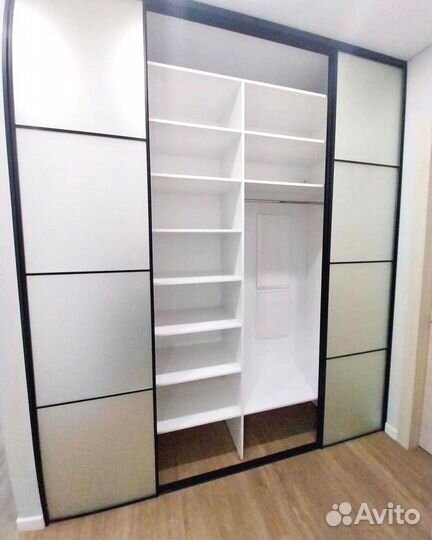 Современный шкаф купе