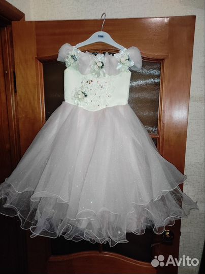Платье для девочки возраст 2,4,6лет