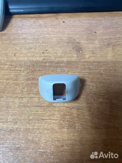 Колпачок кронштейна козырька VAG