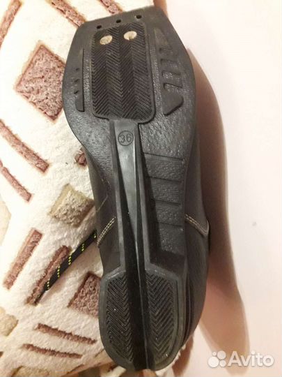 Лыжные ботинки