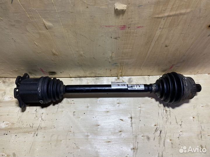 Приводной вал правый Audi A4 B6 1,8 бензин МКПП 52