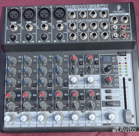 Микшерный пульт Behringer Xenyx 1202FX