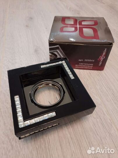 Светильник встраиваемый декоративный novotech