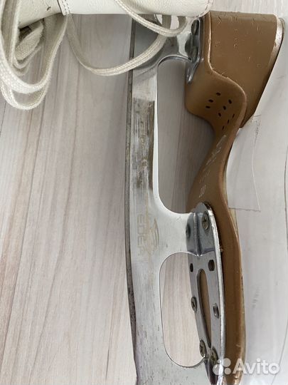 Фигурные коньки Edea 200