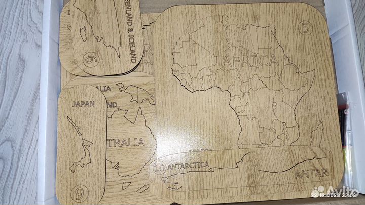 Деревянная карта мира