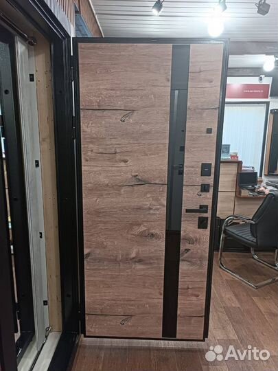 Дверь входная в квартиру