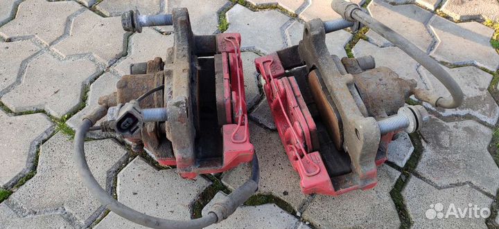 Суппорт передний Volkswagen Passat сс