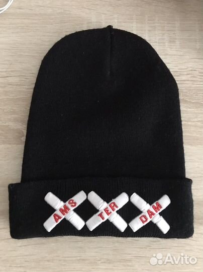 Шапки в ассортименте