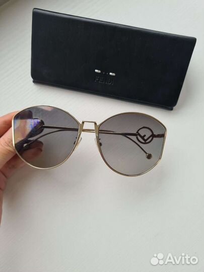 Солнцезащитные очки женские fеndi
