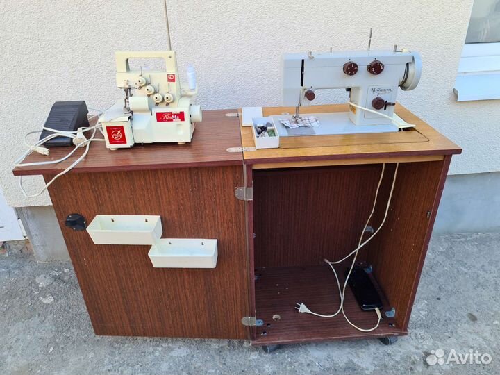 Швейная машина Чайка 143