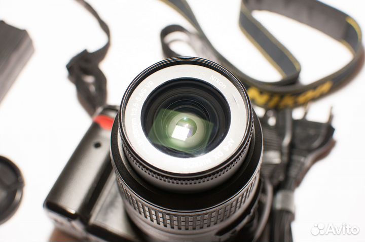 Nikon D5000 + 18-55 mm VR