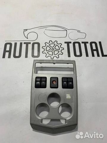 Консоль с кнопками передний Renault Logan K7J710