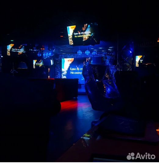 Бармен - официант