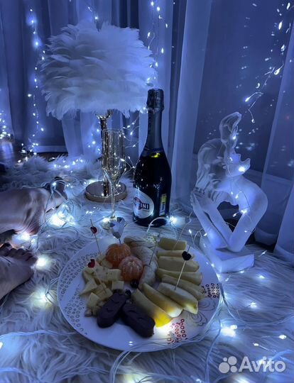 Светильник с перьевым абажуром