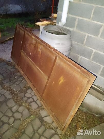 Металлическая дверь