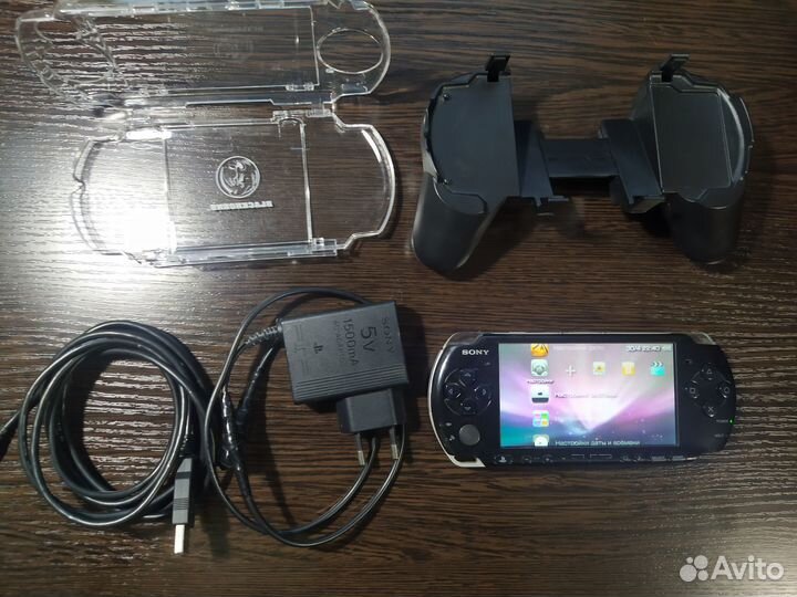 PSP 3008 + 99 игр