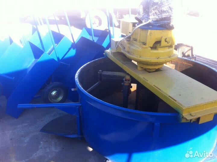 Бетоносмеситель принудительного типа эст-500