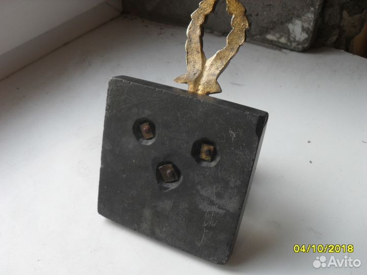 2-а бронзовых старых подсвечника