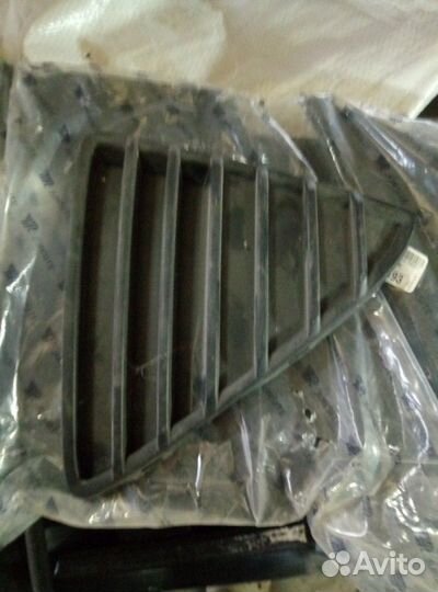 Заглушка бампера переднего